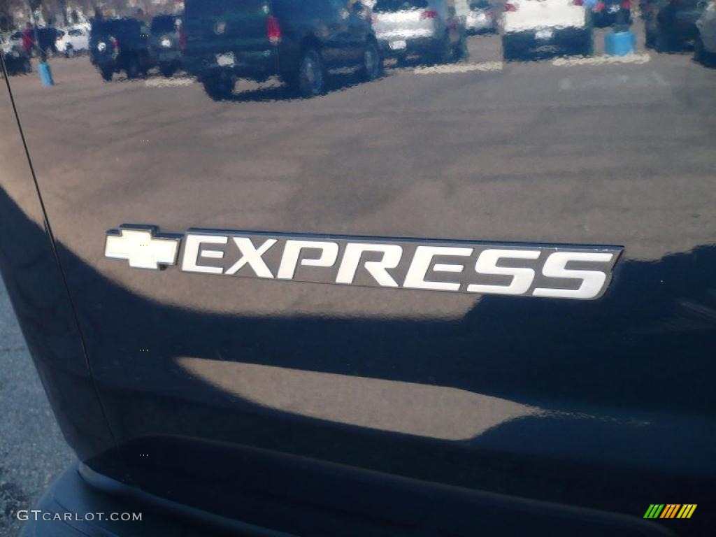 2009 Chevrolet Express 3500 Extended Cargo Van Marks and Logos Photo #45861470