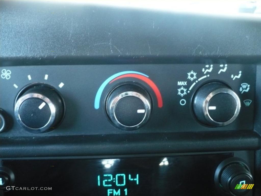2009 Chevrolet Express 3500 Extended Cargo Van Controls Photo #45861751
