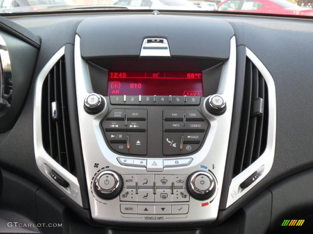 2010 GMC Terrain SLT Controls Photo #45863507