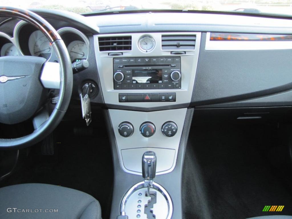 2009 Chrysler Sebring Touring Sedan Controls Photo #45865991