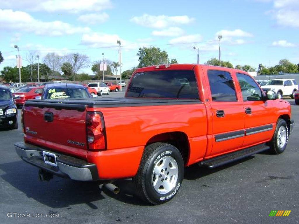 2005 Silverado 1500 LS Crew Cab - Victory Red / Medium Gray photo #7