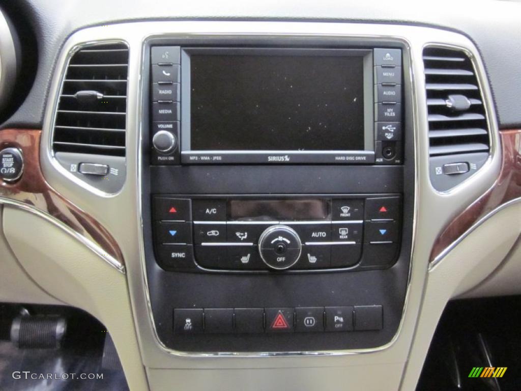 2011 Jeep Grand Cherokee Limited 4x4 Controls Photo #45869075