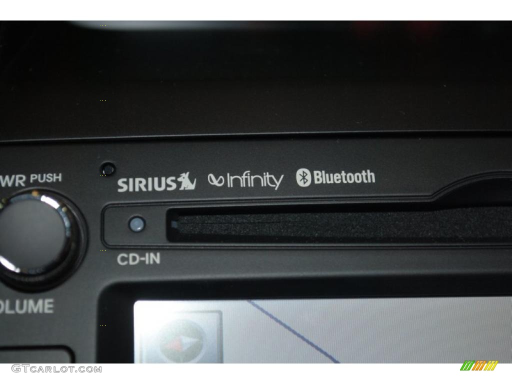 2011 Sorento SX V6 - Bright Silver / Black photo #38