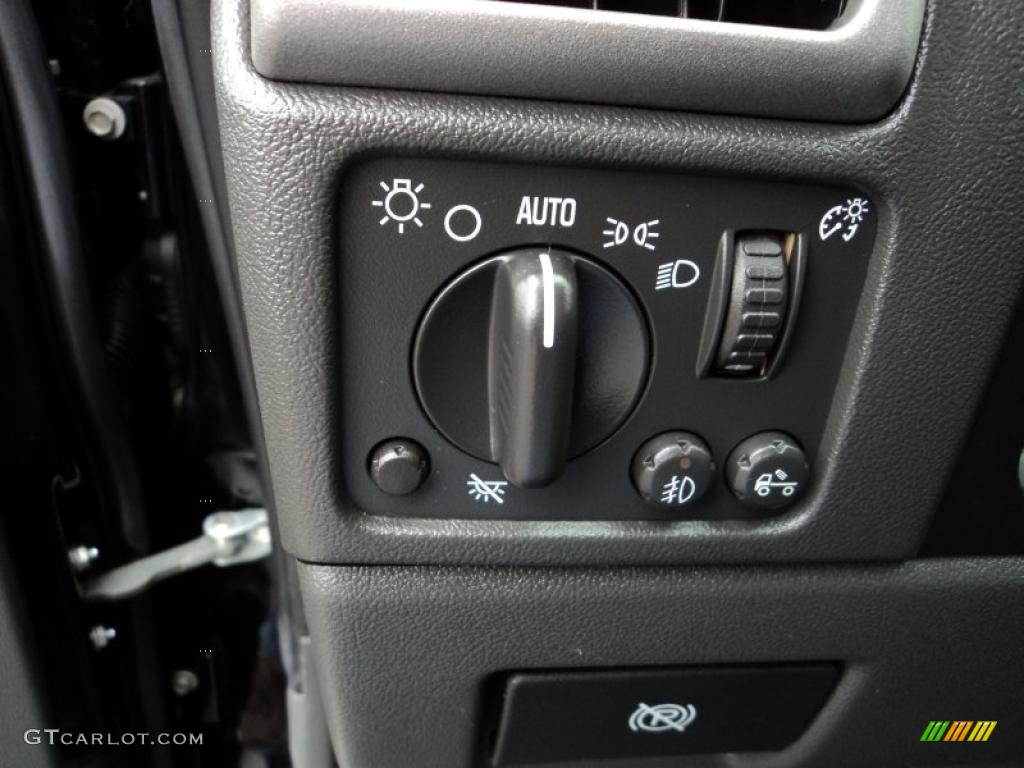 2006 Chevrolet Colorado Regular Cab 4x4 Controls Photo #45869359