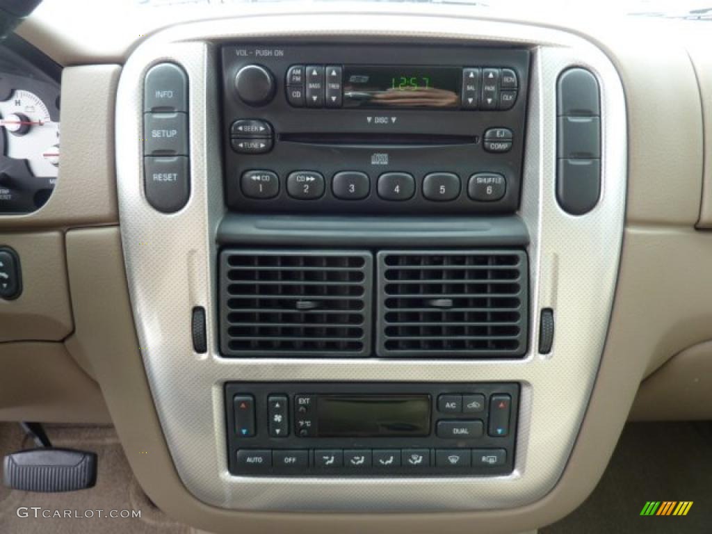 2004 Mercury Mountaineer V8 AWD Controls Photo #45872355