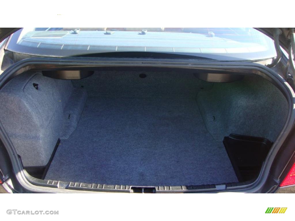 2005 BMW 3 Series 330xi Sedan Trunk Photo #45874306