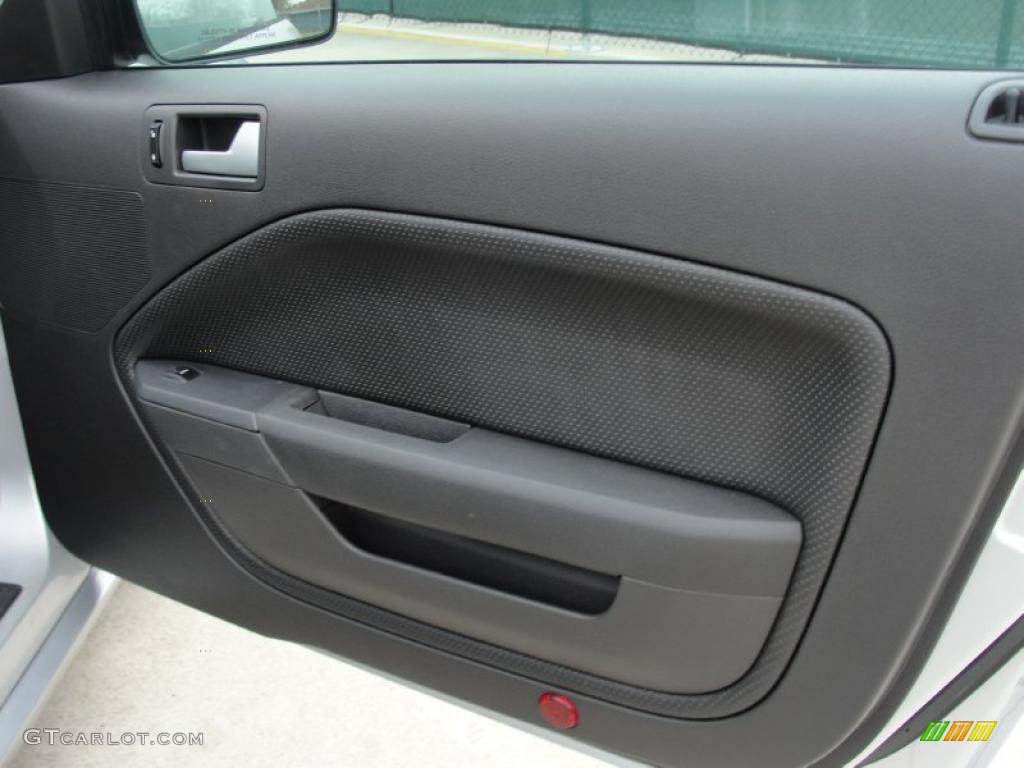 2008 Ford Mustang GT Deluxe Coupe Dark Charcoal Door Panel Photo #45878192