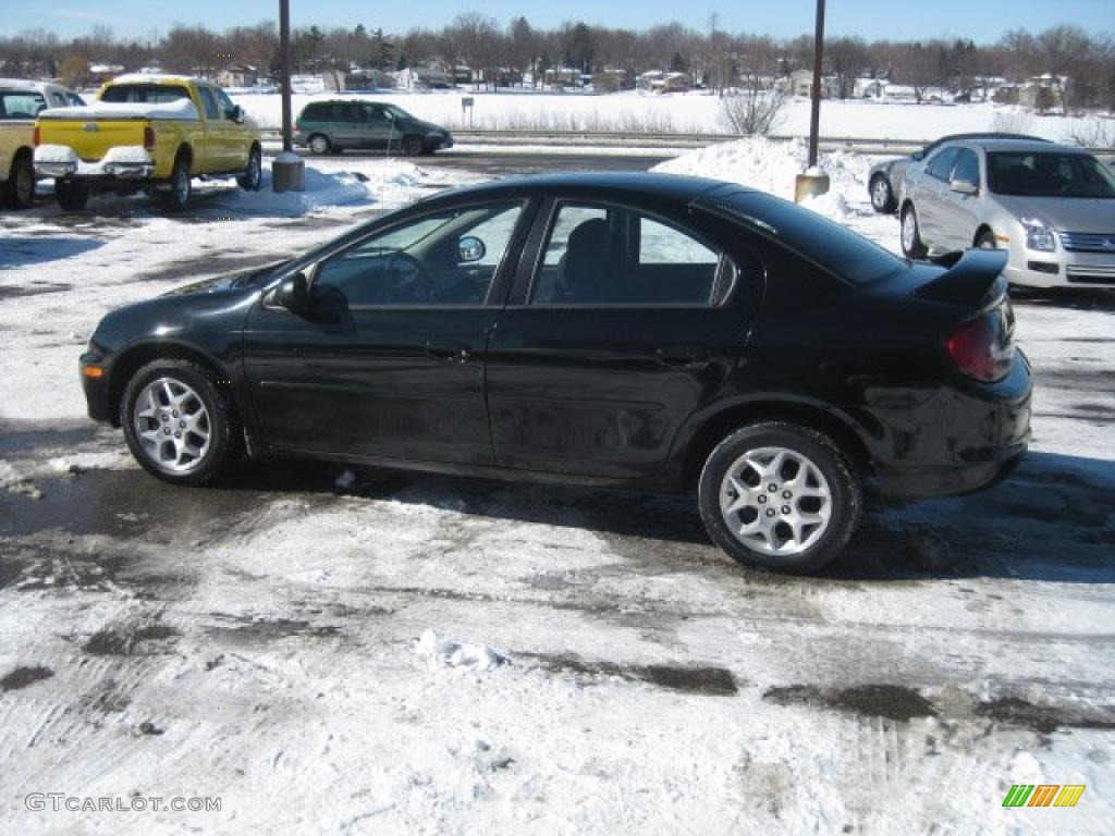 2002 Neon SXT - Black Clearcoat / Dark Slate Gray photo #5