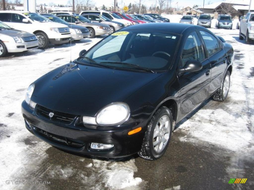 2002 Neon SXT - Black Clearcoat / Dark Slate Gray photo #10