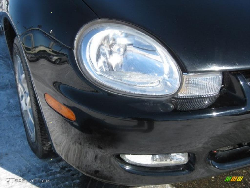 2002 Neon SXT - Black Clearcoat / Dark Slate Gray photo #13