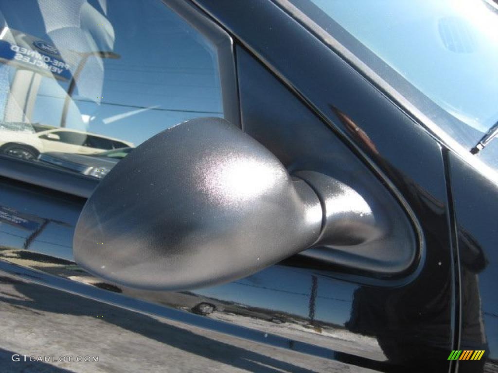 2002 Neon SXT - Black Clearcoat / Dark Slate Gray photo #15