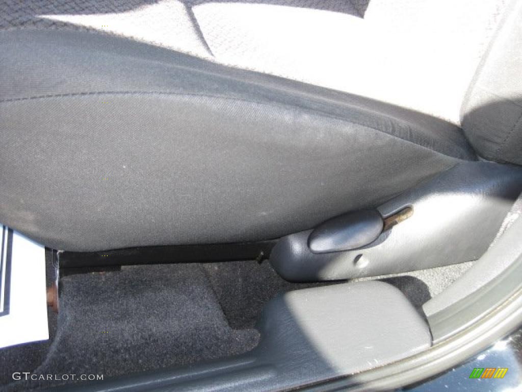 2002 Neon SXT - Black Clearcoat / Dark Slate Gray photo #21