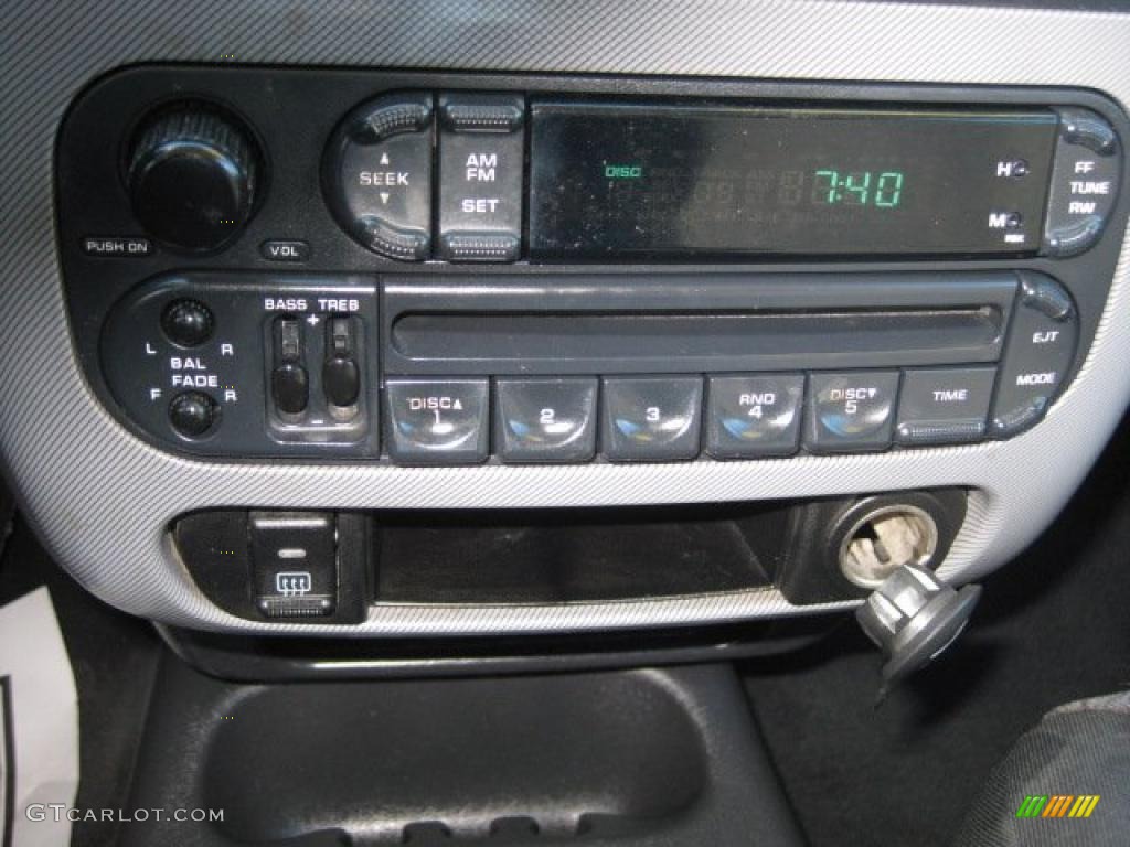 2002 Neon SXT - Black Clearcoat / Dark Slate Gray photo #25