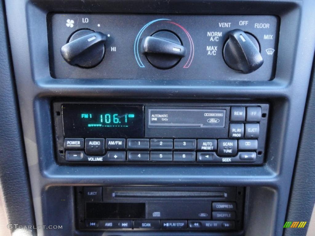 1997 Ford Mustang GT Coupe Controls Photo #45886145