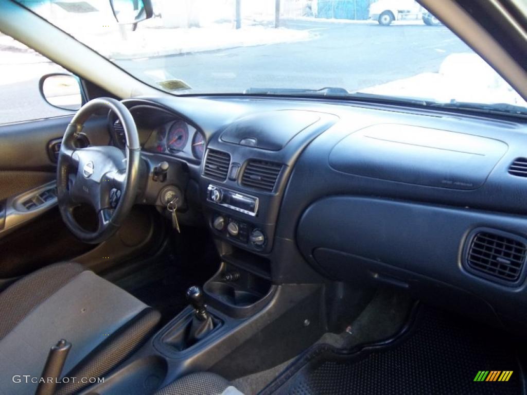 2003 Sentra SE-R - Vibrant Blue Metallic / Stone Gray photo #10