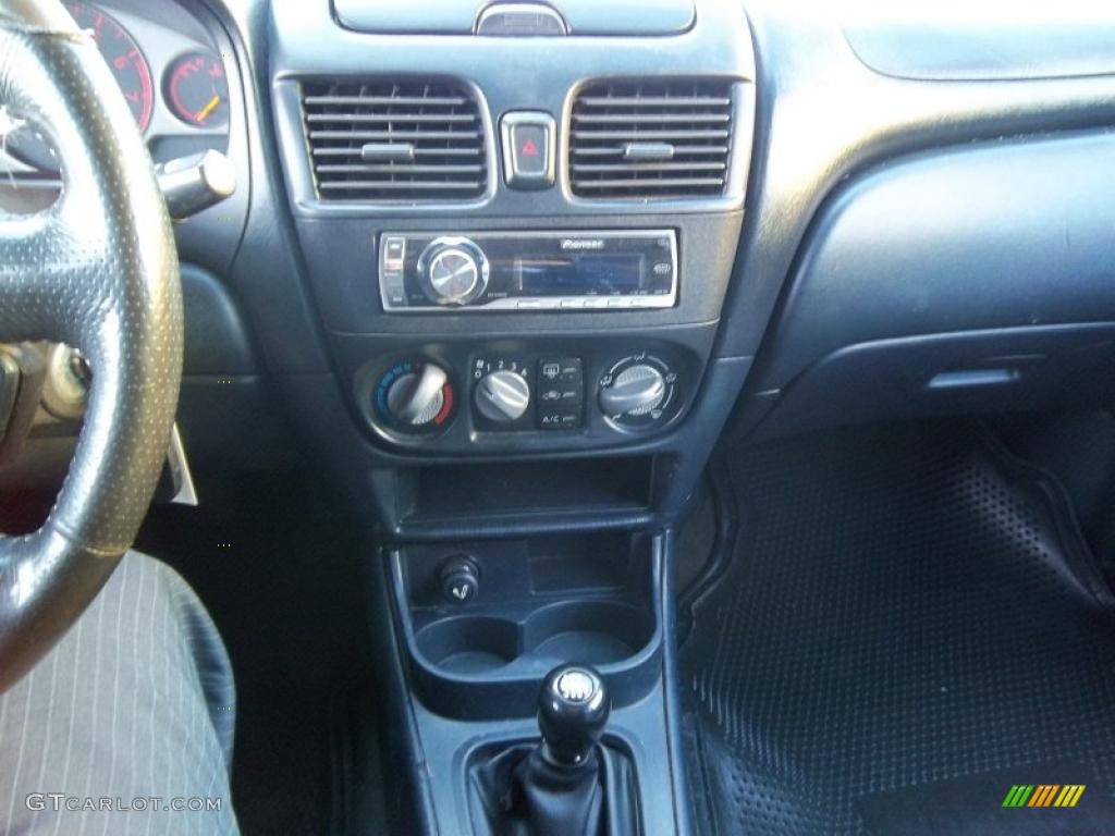 2003 Sentra SE-R - Vibrant Blue Metallic / Stone Gray photo #15