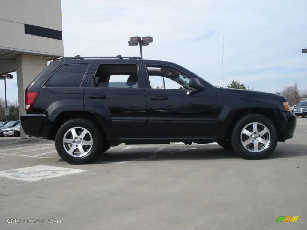 2008 Grand Cherokee Laredo 4x4 - Black / Dark Slate Gray photo #2