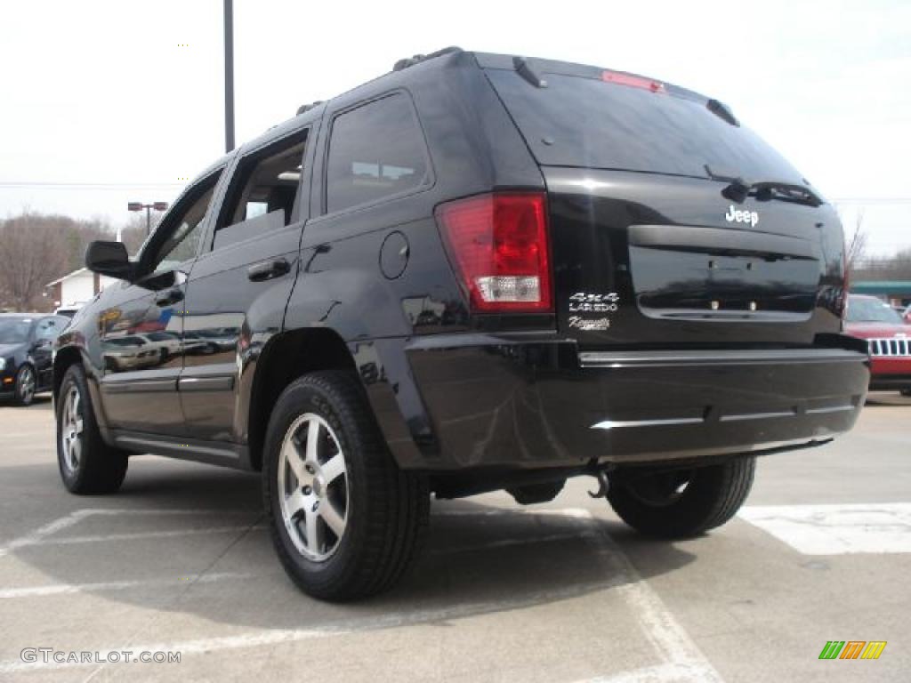 2008 Grand Cherokee Laredo 4x4 - Black / Dark Slate Gray photo #5