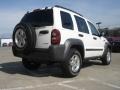 Stone White - Liberty CRD Sport 4x4 Photo No. 3