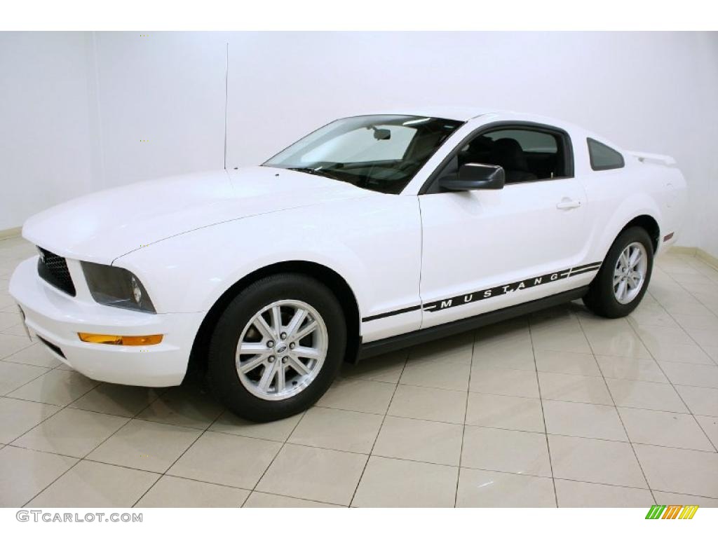 2006 Mustang V6 Deluxe Coupe - Performance White / Dark Charcoal photo #3