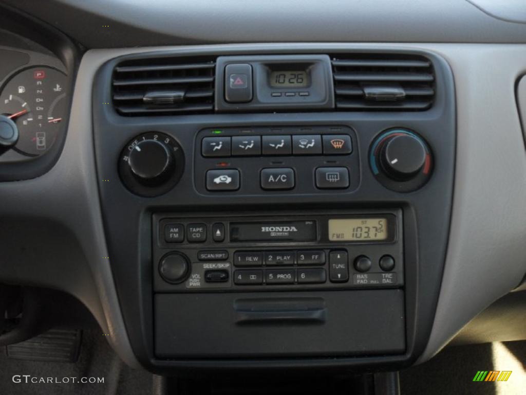 1999 Honda Accord LX Sedan Controls Photo #45892173