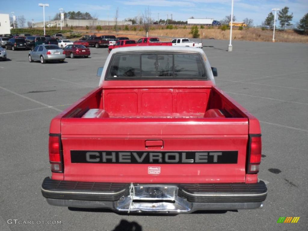 1992 S10 Regular Cab - Apple Red / Black photo #3