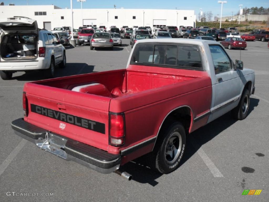 1992 S10 Regular Cab - Apple Red / Black photo #4