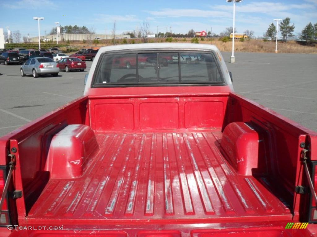 1992 S10 Regular Cab - Apple Red / Black photo #15