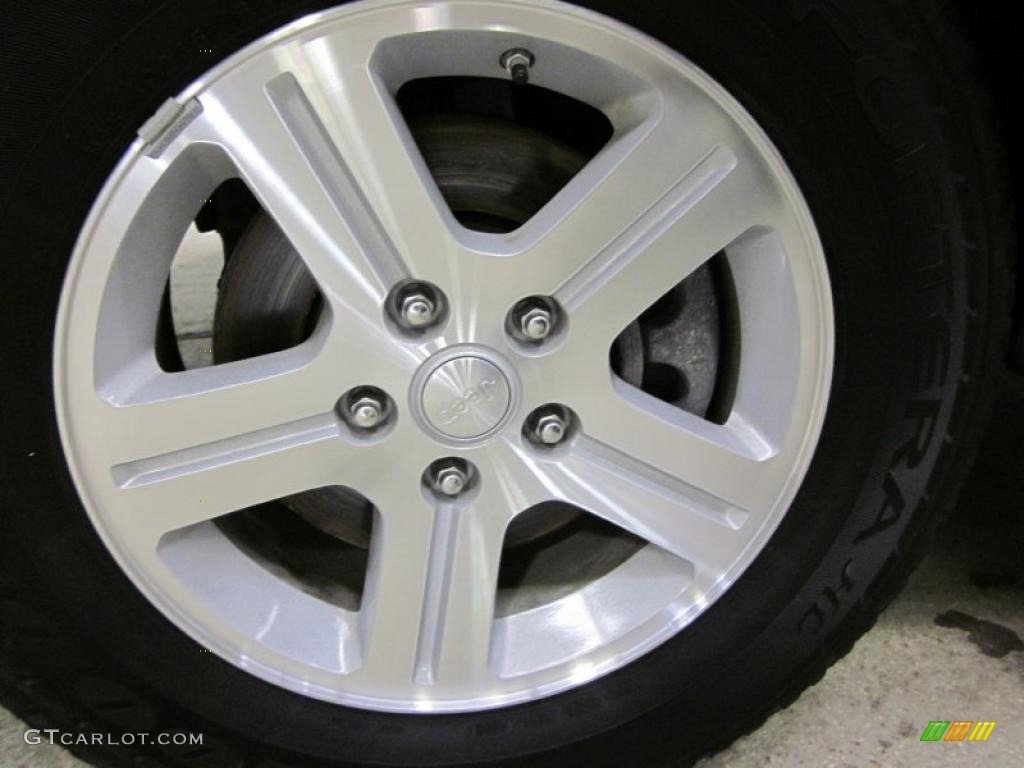 2010 Commander Limited 4x4 - Brilliant Black Crystal Pearl / Dark Slate Gray photo #9