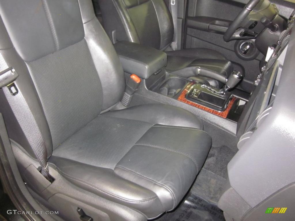 2010 Commander Limited 4x4 - Brilliant Black Crystal Pearl / Dark Slate Gray photo #26