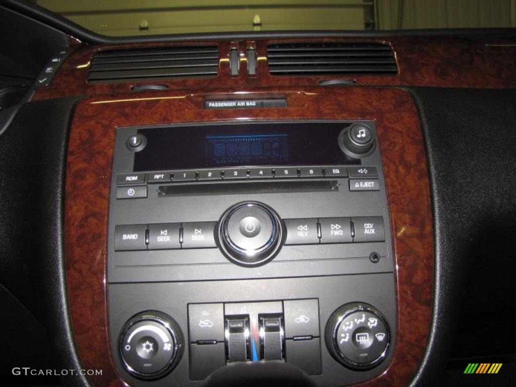 2011 Chevrolet Impala LS Controls Photo #45899007