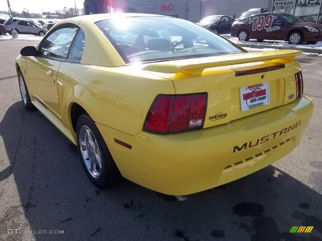2003 Mustang V6 Coupe - Zinc Yellow / Medium Graphite photo #7