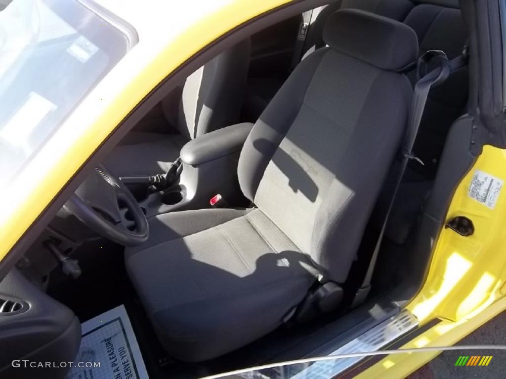 2003 Mustang V6 Coupe - Zinc Yellow / Medium Graphite photo #11