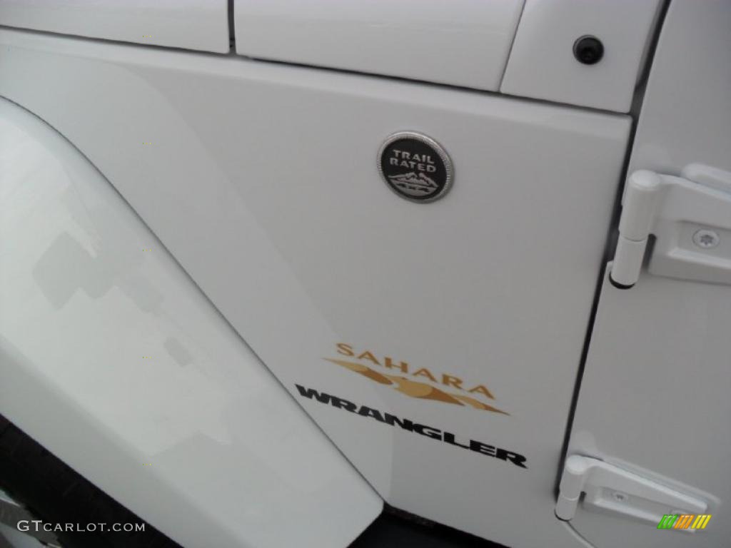 2011 Wrangler Sahara 4x4 - Bright White / Black/Dark Saddle photo #6