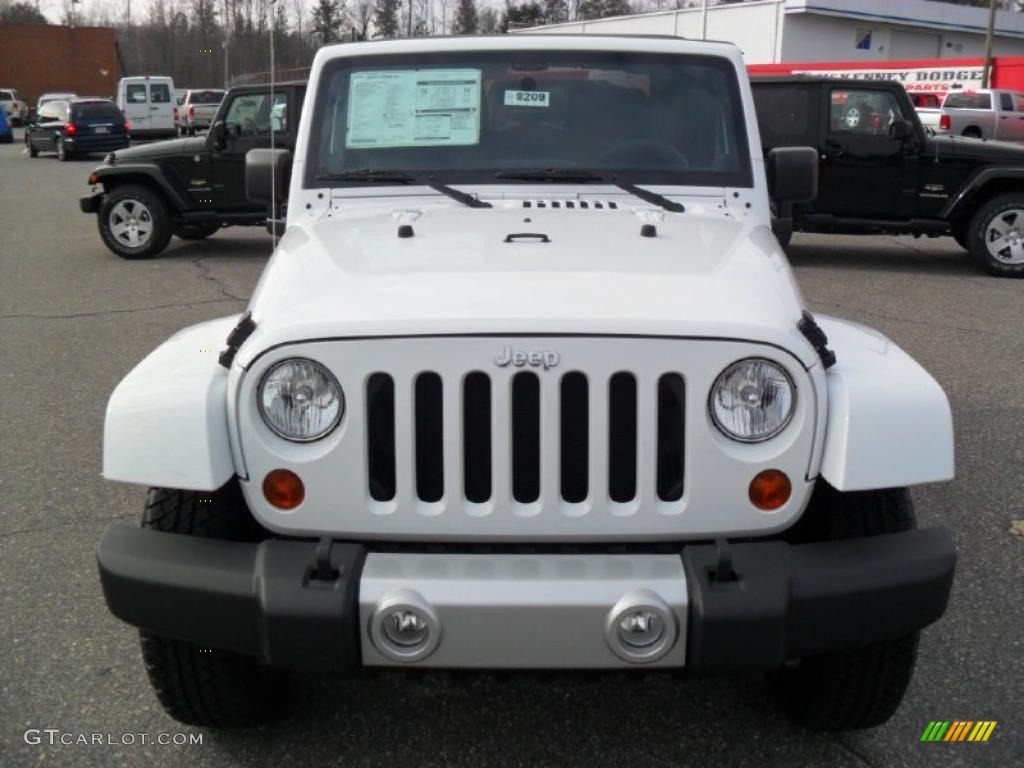 2011 Wrangler Sahara 4x4 - Bright White / Black/Dark Saddle photo #7