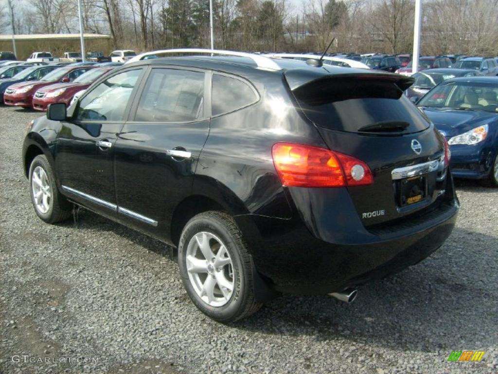 2011 Rogue SV AWD - Wicked Black / Black photo #2