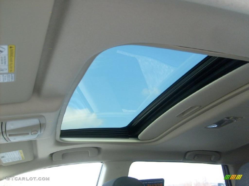 2011 Rogue SV AWD - Wicked Black / Black photo #4