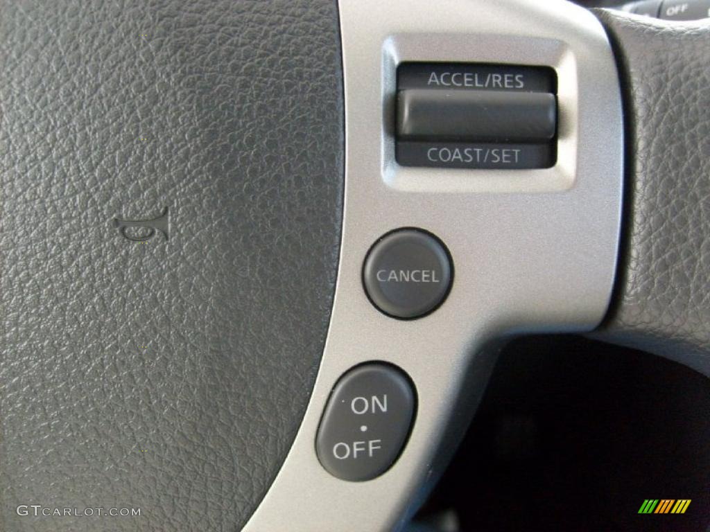 2011 Rogue SV AWD - Wicked Black / Black photo #19