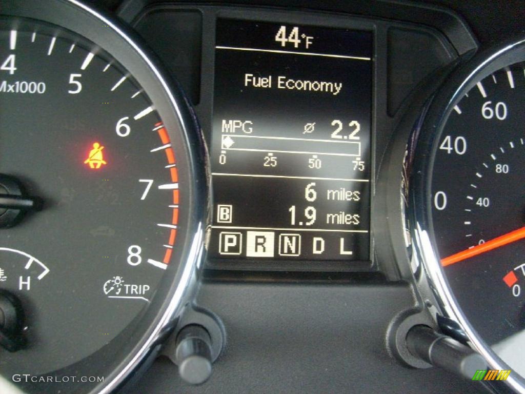 2011 Rogue SV AWD - Wicked Black / Black photo #20