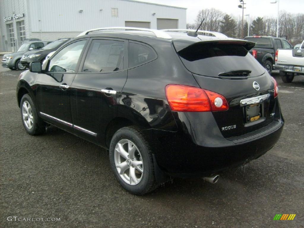 2011 Rogue SV AWD - Wicked Black / Black photo #2