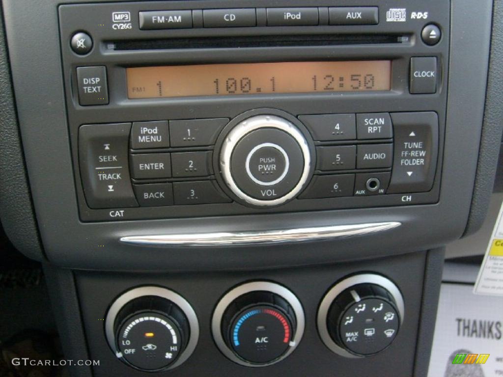 2011 Nissan Rogue S AWD Controls Photo #45904997