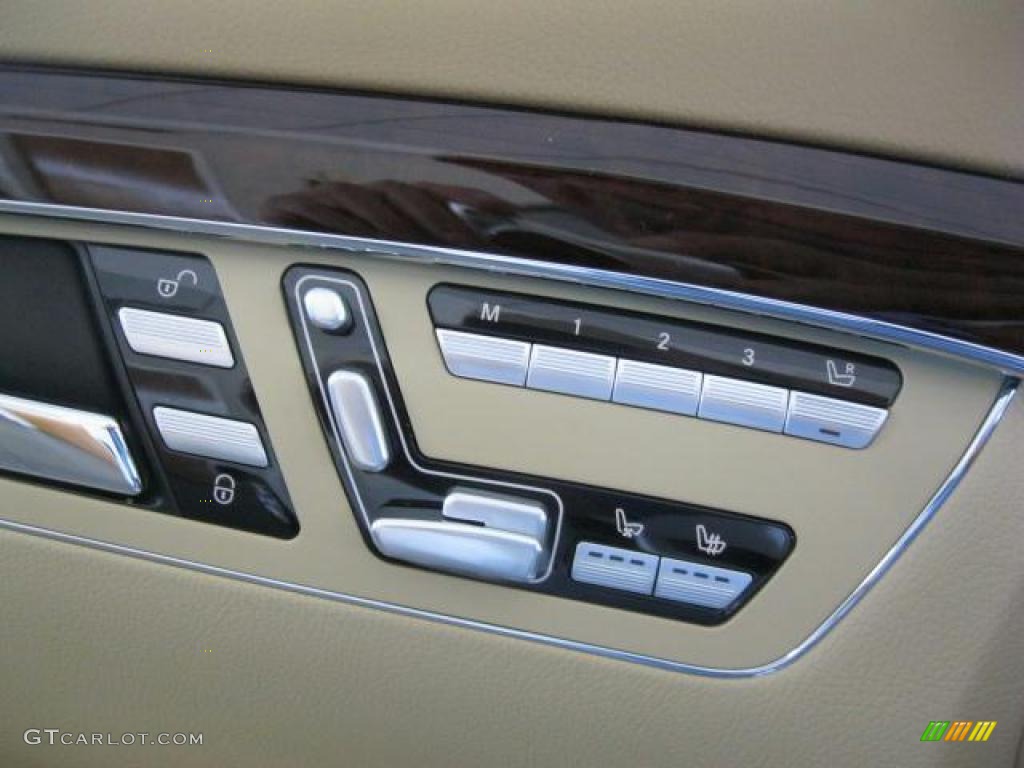 2011 Mercedes-Benz S 550 Sedan Controls Photo #45905897