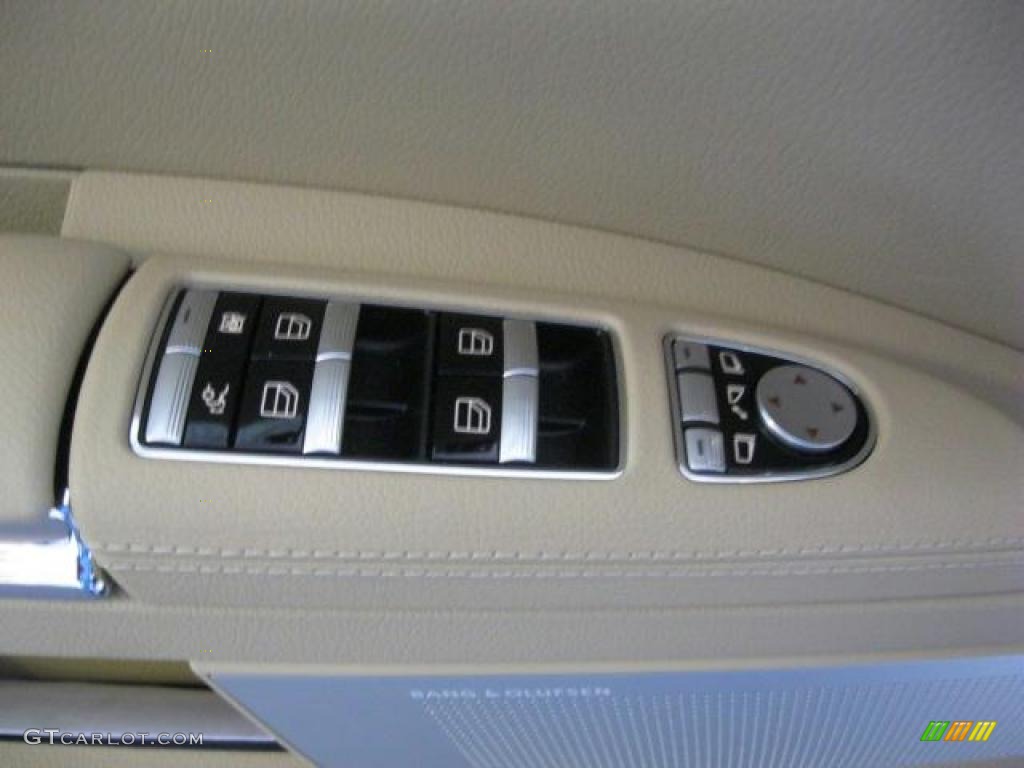 2011 Mercedes-Benz S 550 Sedan Controls Photo #45905900