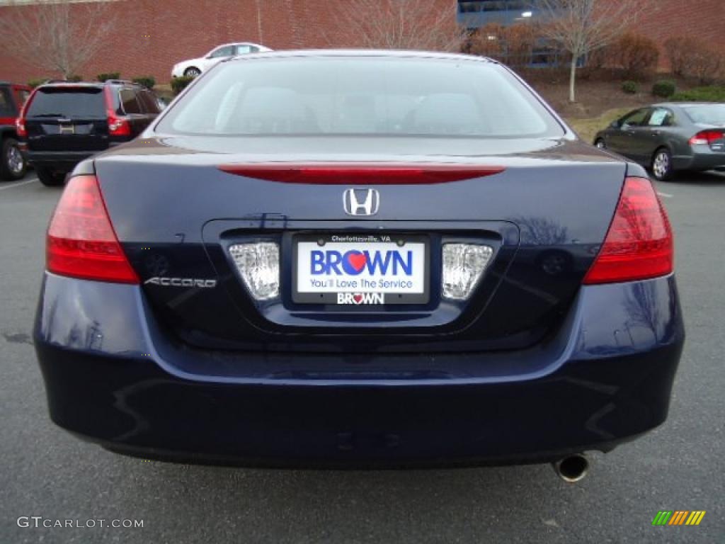 2006 Accord SE Sedan - Royal Blue Pearl / Gray photo #4