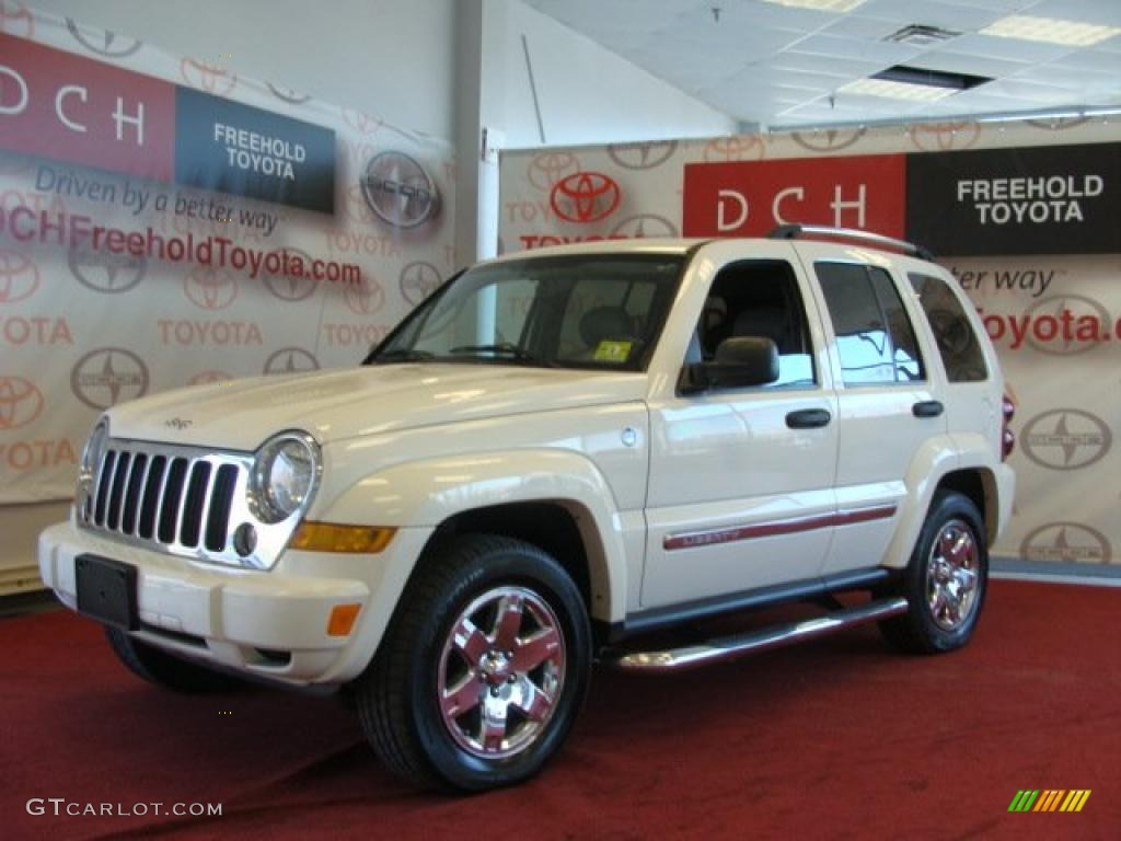 2005 Liberty Limited 4x4 - Stone White / Medium Slate Gray photo #1