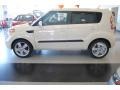 2011 Clear White Kia Soul !  photo #3