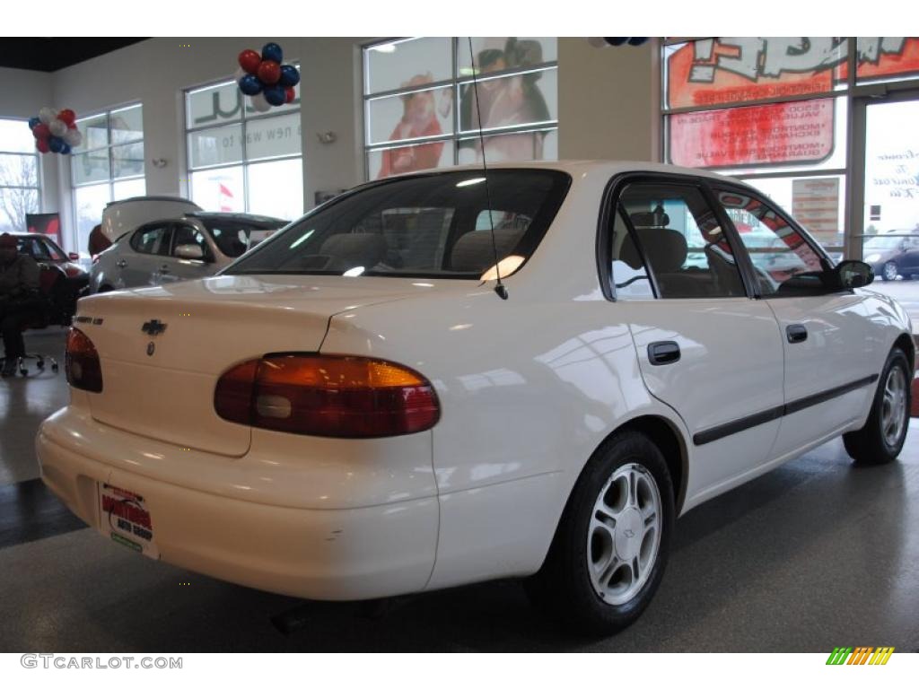 2001 Prizm LSi - White / Dark Charcoal photo #6