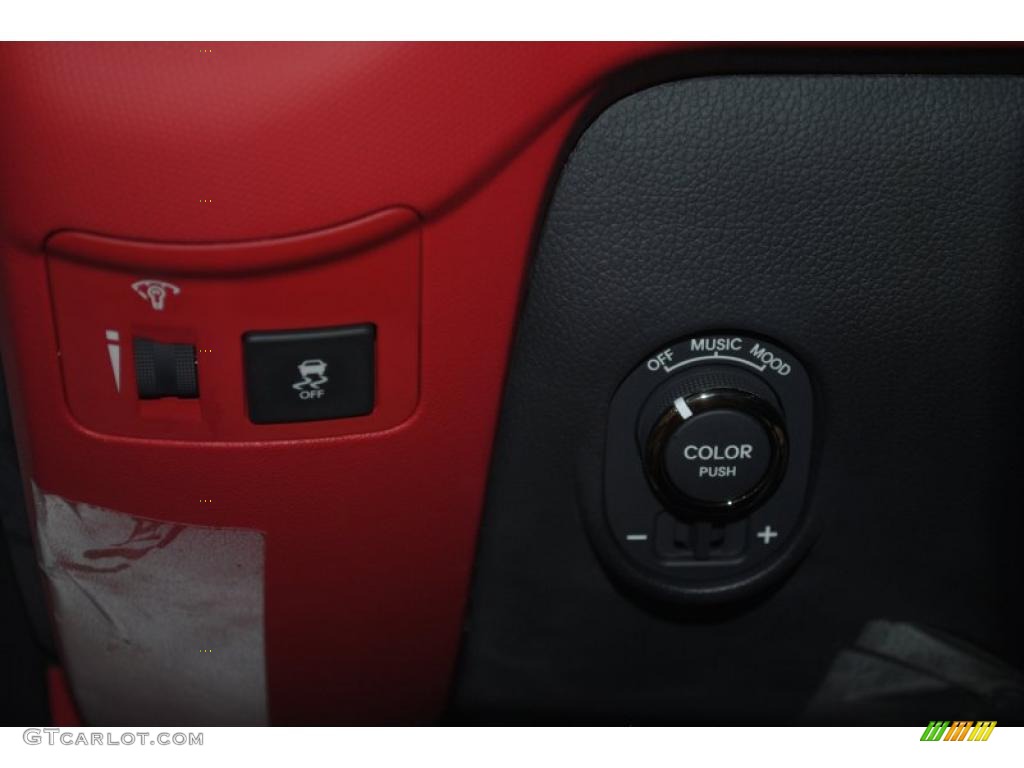 2011 Soul Sport - Clear White / Red/Black Sport Leather photo #23