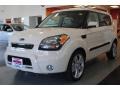 2011 Clear White Kia Soul !  photo #2