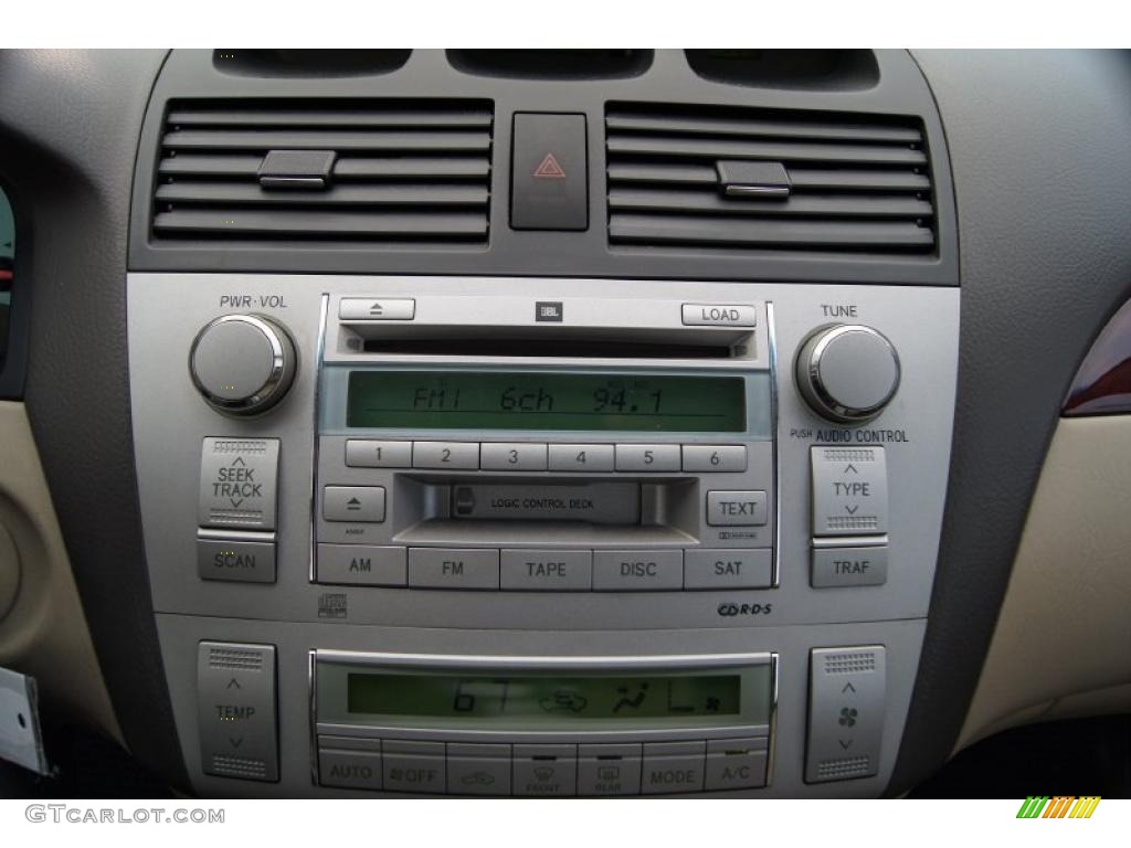2004 Toyota Solara SLE V6 Convertible Controls Photo #45915375